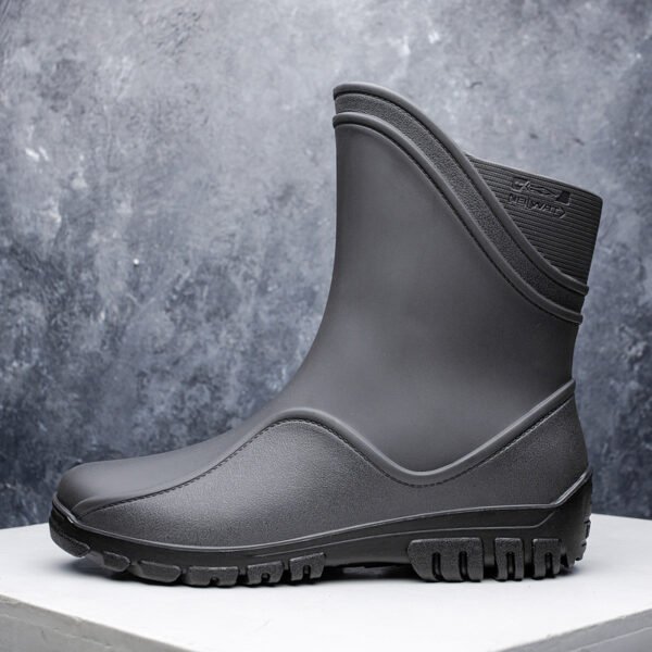 Men's Fashion Non-slip Waterproof Wear-resistant Rain Boots - Image 7